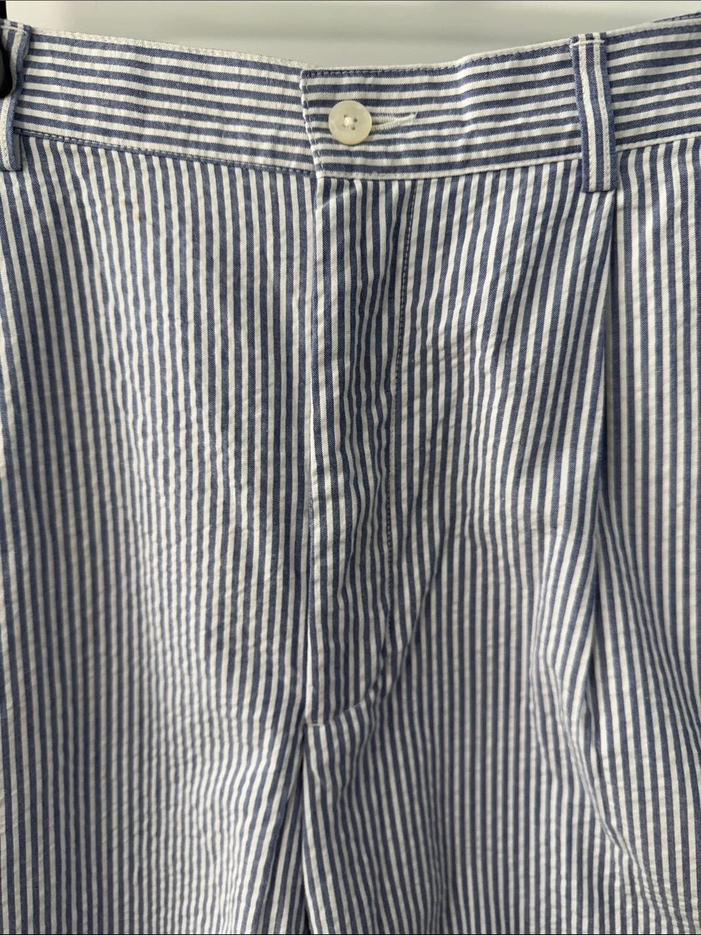 Jos. A Bank "Stay Cool" Seersucker Stripe Men’s Shorts - Blue/White - Picture 2 of 10